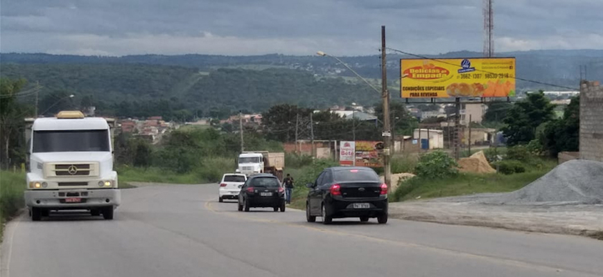 TOTEM DA COMEX DIGITAL - Tamanho: 9,00 x 3,00 m - Situado na Rodovia MG 424 KM 25 - Sentido Pedro Leopoldo à Matozinhos (lado direito da rodovia)